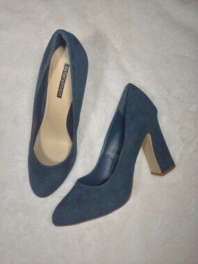 Faux suede heels in Navy Blue + necklace